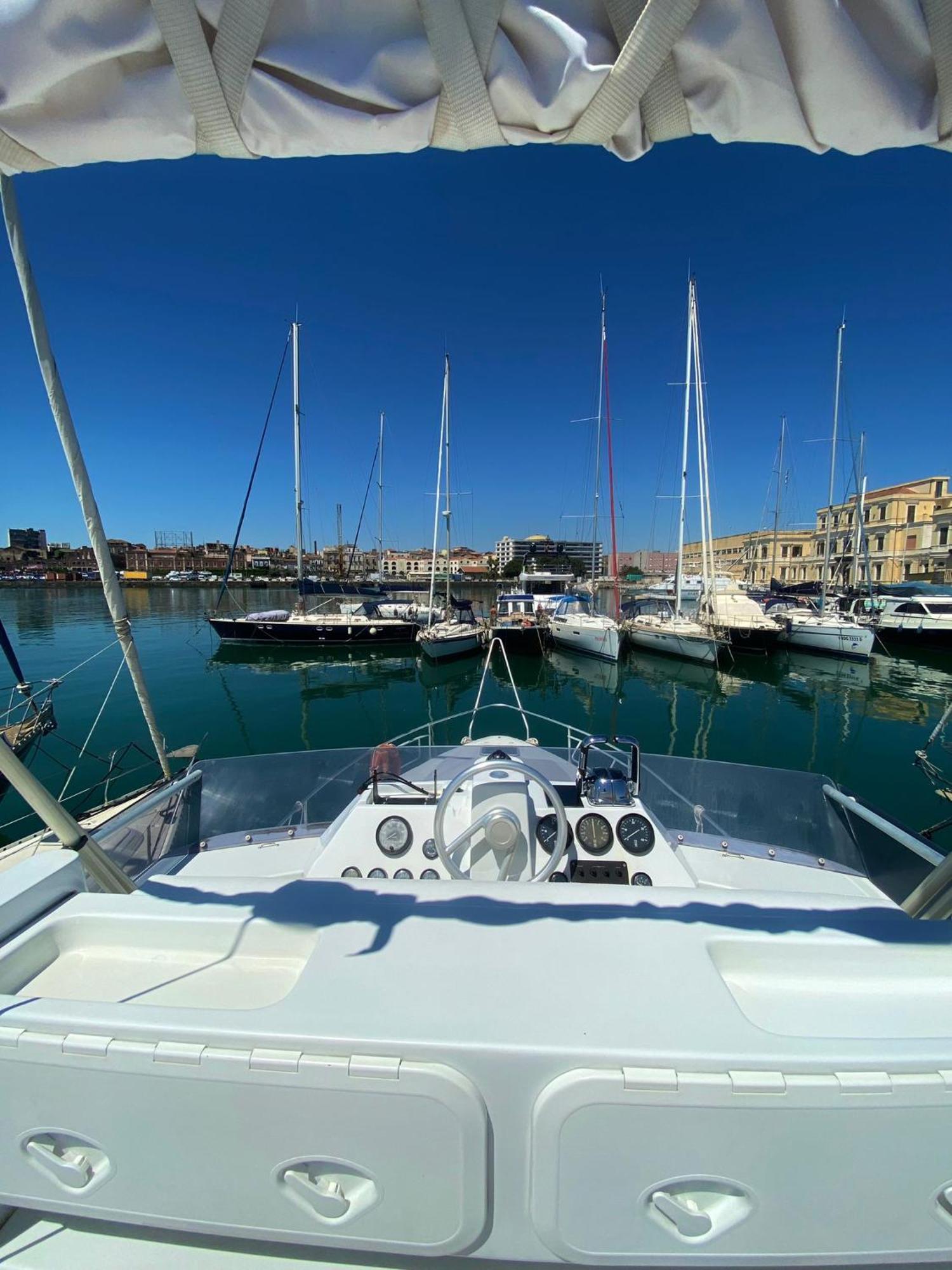 She'S Mine Yacht Otel Katanya Dış mekan fotoğraf