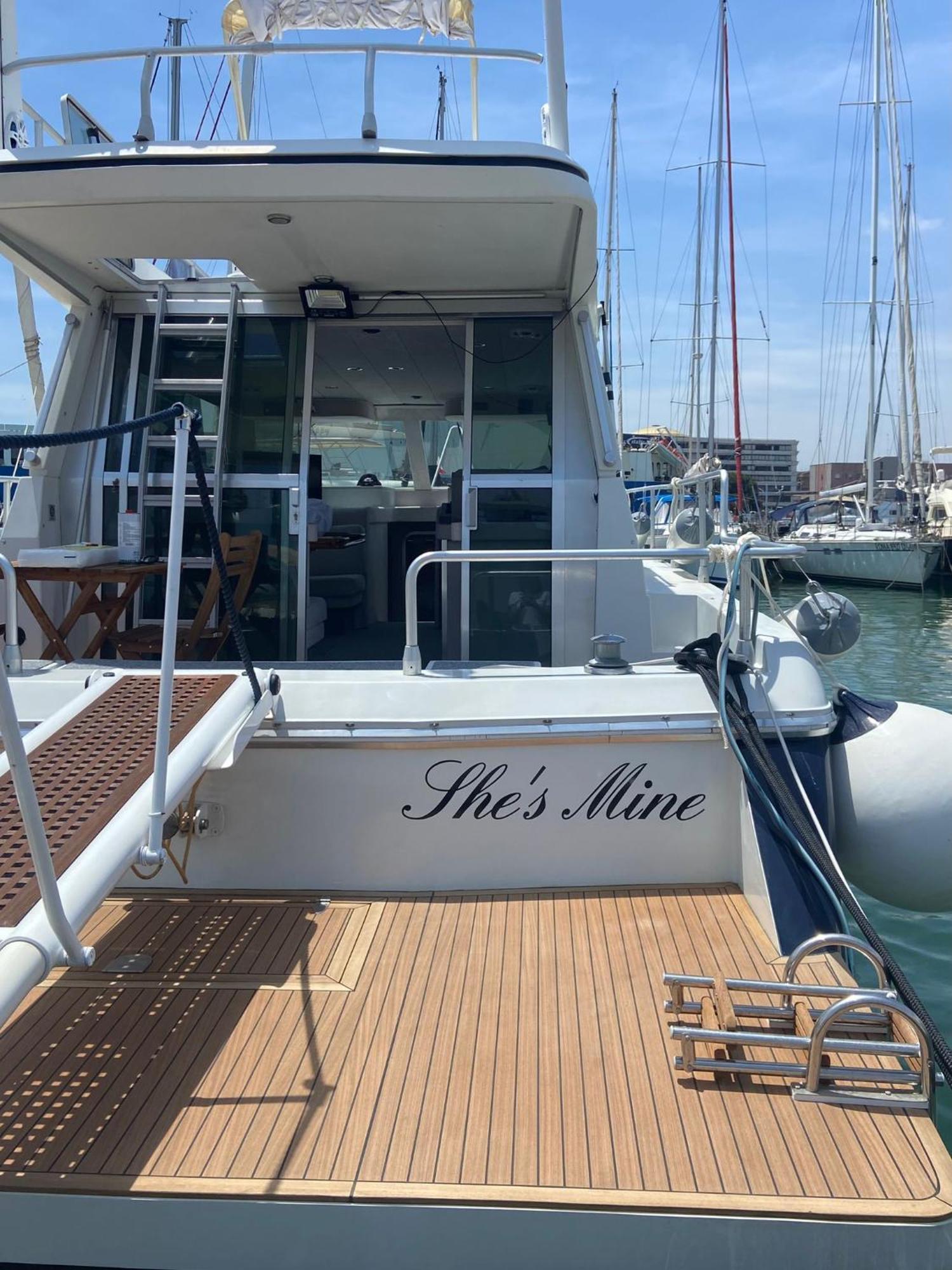 She'S Mine Yacht Otel Katanya Dış mekan fotoğraf